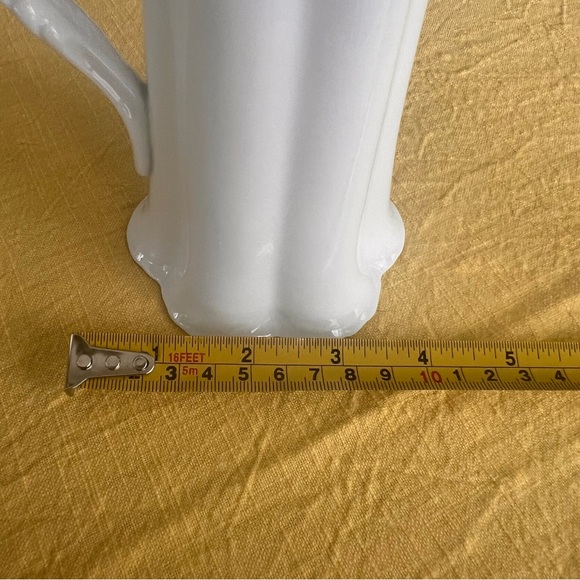 Kaldun & Bogle White Ceramic Pitcher Syrup Creamer Vase Classic Scalloped - Picture 7 of 7